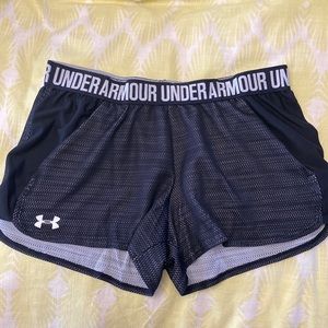 UnderArmour M loose shorts